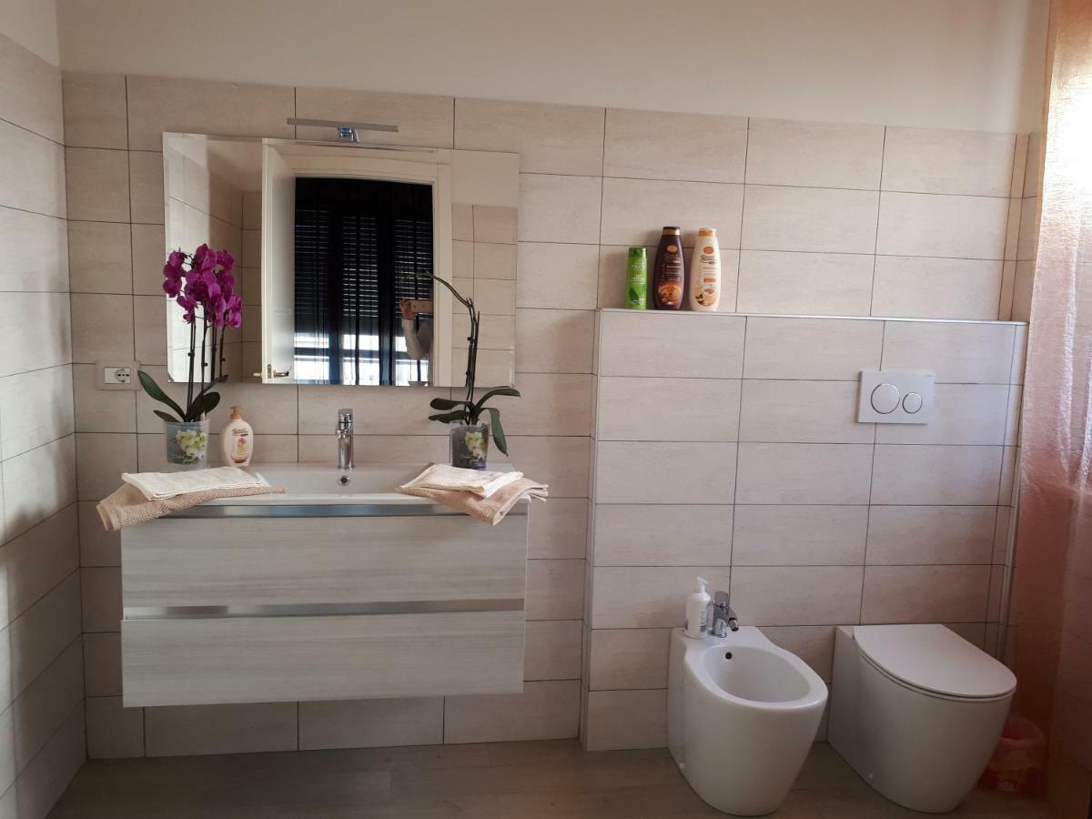 Casa Delle Orchidee Hotel Алба Екстериор снимка